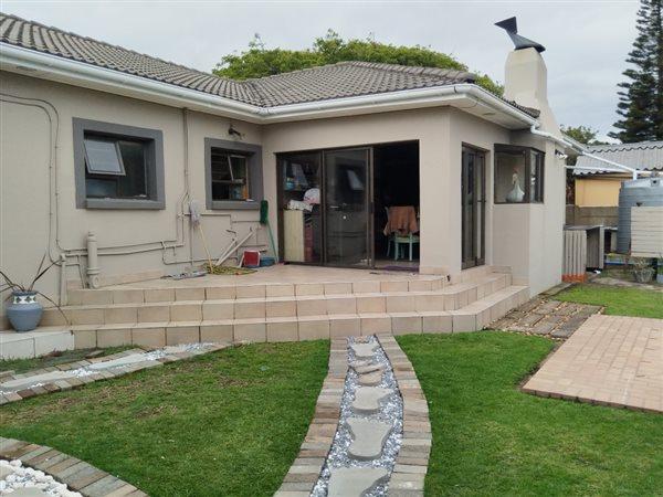 4 Bedroom Property for Sale in Gonubie Eastern Cape